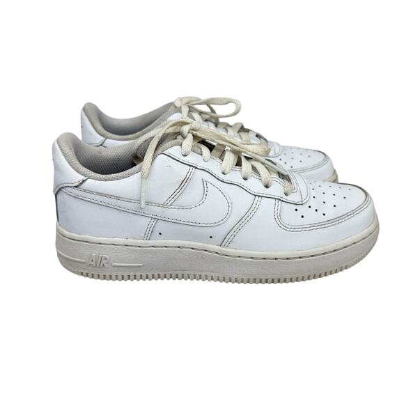 NIKE AIR FORCE 1 Low White Sneakers Size 4.5Y Big Boy - Picture 1 of 15